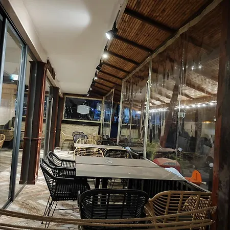 Globus Πανσιόν Kiten (Burgas)