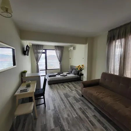 Globus Kiten Guest house
