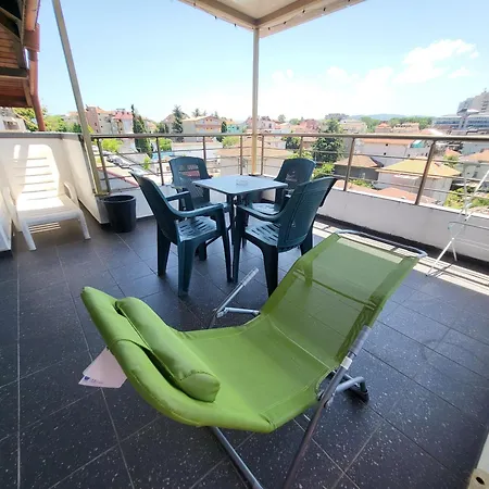 Globus Kiten Guest house
