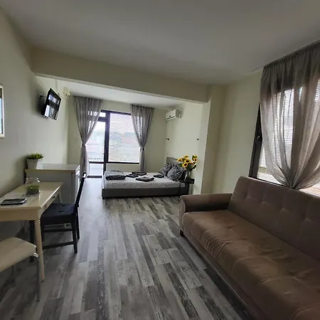 Guest house Globus Kiten 2*