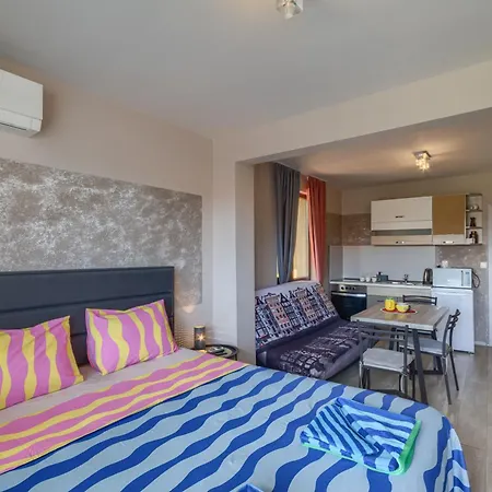 Πανσιόν Globus Kiten (Burgas)