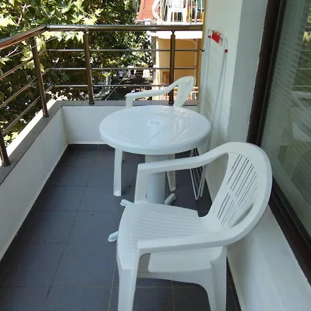 Globus Πανσιόν Kiten (Burgas)