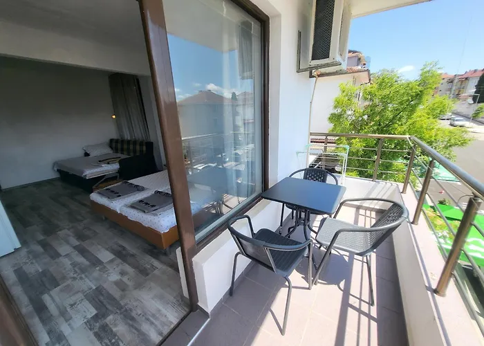 Globus Penzion Kiten (Burgas)