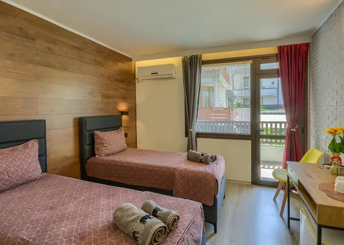 Globus Penzion Kiten (Burgas)