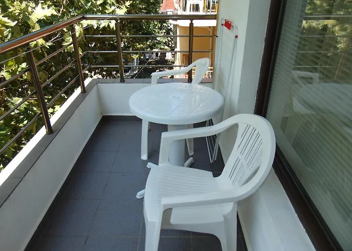 Globus Penzion Kiten (Burgas)